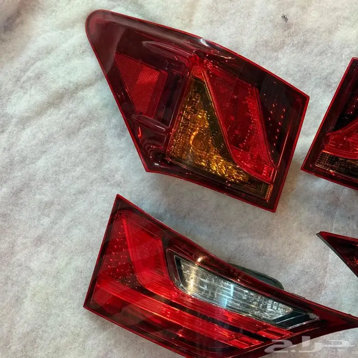 للبيع اسطبات خلفيه لكزس Gs 2014 2