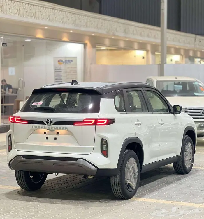 تويوتا اوربان كروزر فل كامل 2026 11