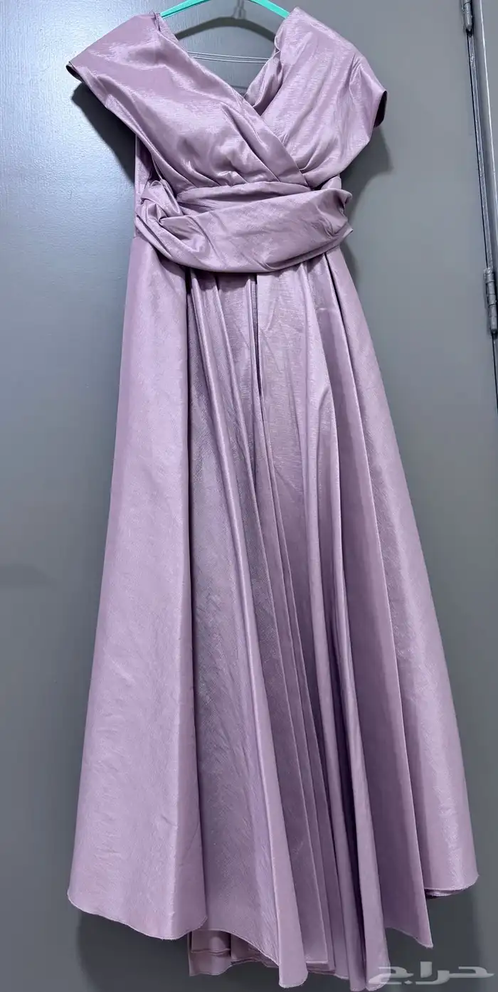 فستان للبيع ب 120 0
