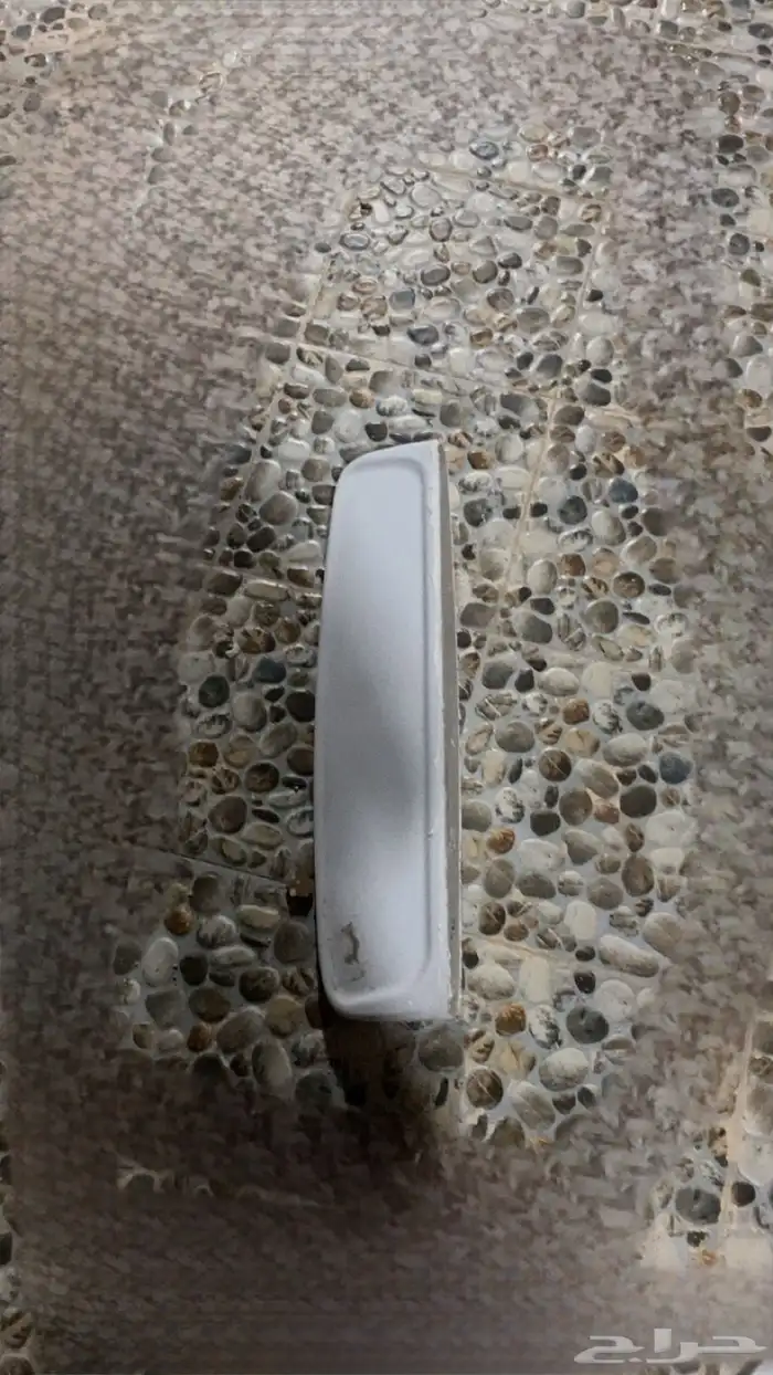 مغسله مع رف جديده وباب خشب اثنين وثاث خشب خربان 1