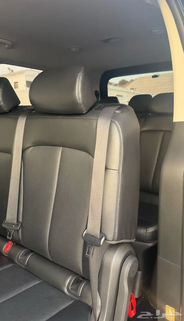 هونداي استاريا 2022 ديزل 12 راكب شبه جديد للبيع 9