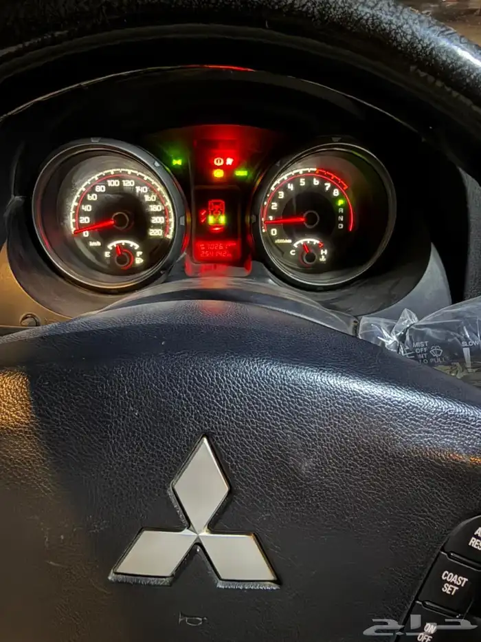 جيب باجيرو 2013 الممشى قليل للبيع 3