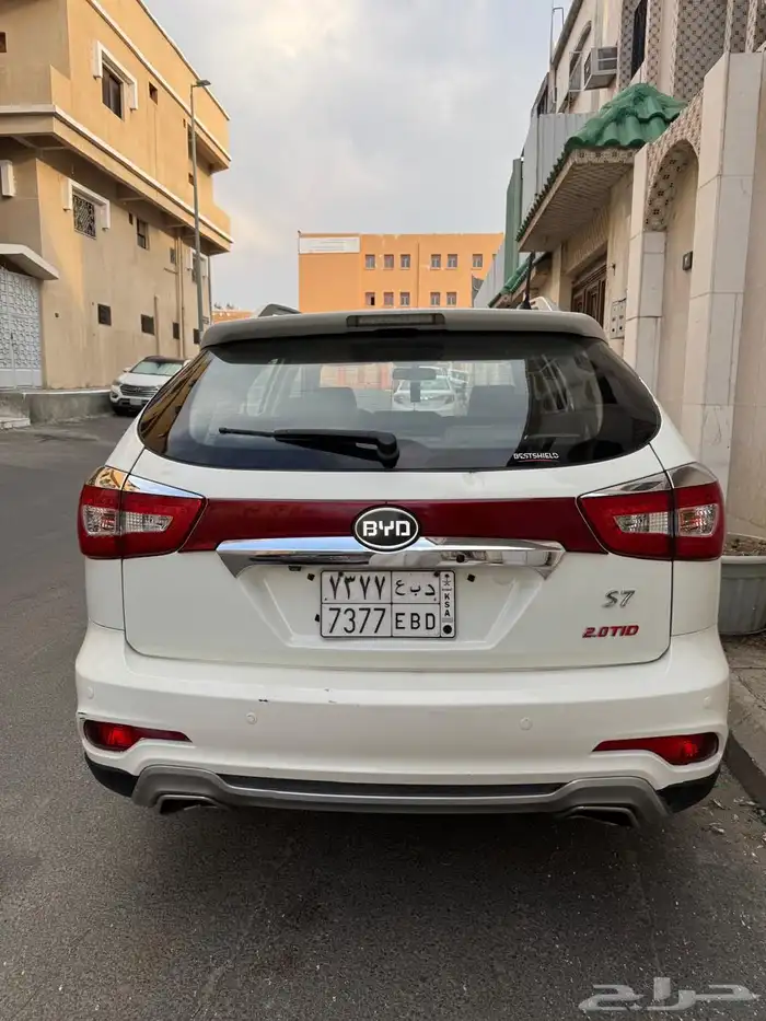 سياره بي وأي دي BYD موديل 2016 1