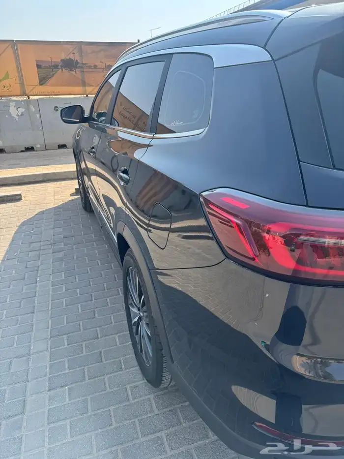 للبيع سيارة شيري 8 برو موديل 2021 - فئة فلاجشيب - لون اسود 3