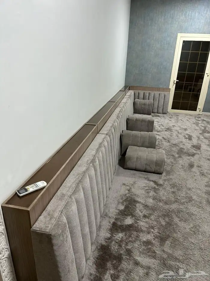 مجلس مع الفرش حقا وبيت شاشة ورفوف ومكتب 13