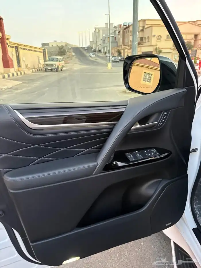 لكززس 2020 بلاك اديشين سعودي 12