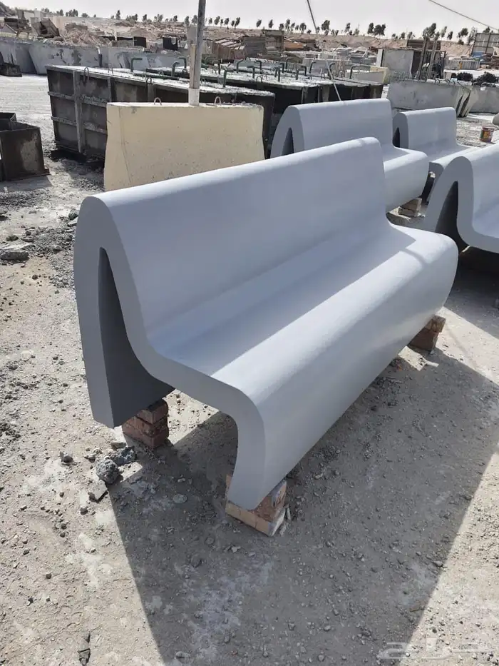 كراسي خرسانية وحاويات واحواض للحدايق 74