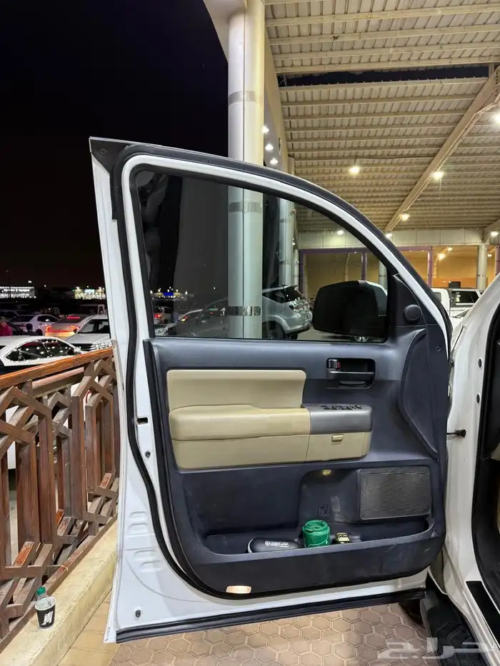 تويوتا سيكويا فل كامل 10