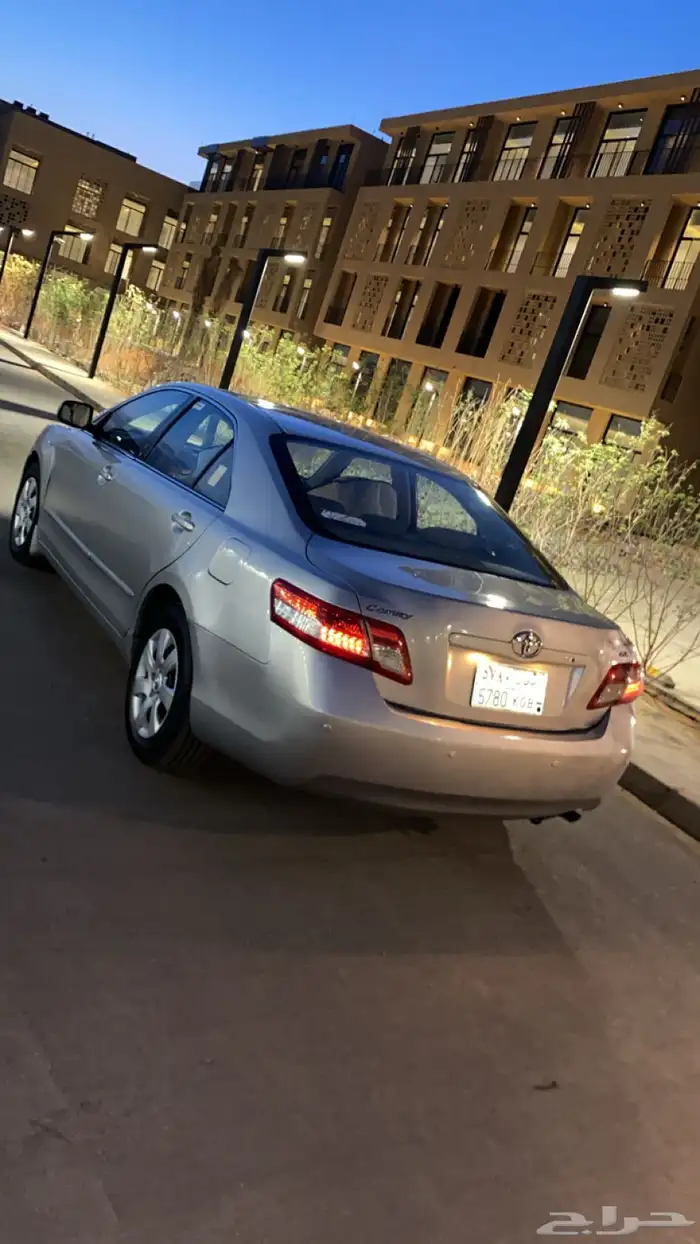 كامري 2011 تماتيك اقبل بدل هايلكس 8