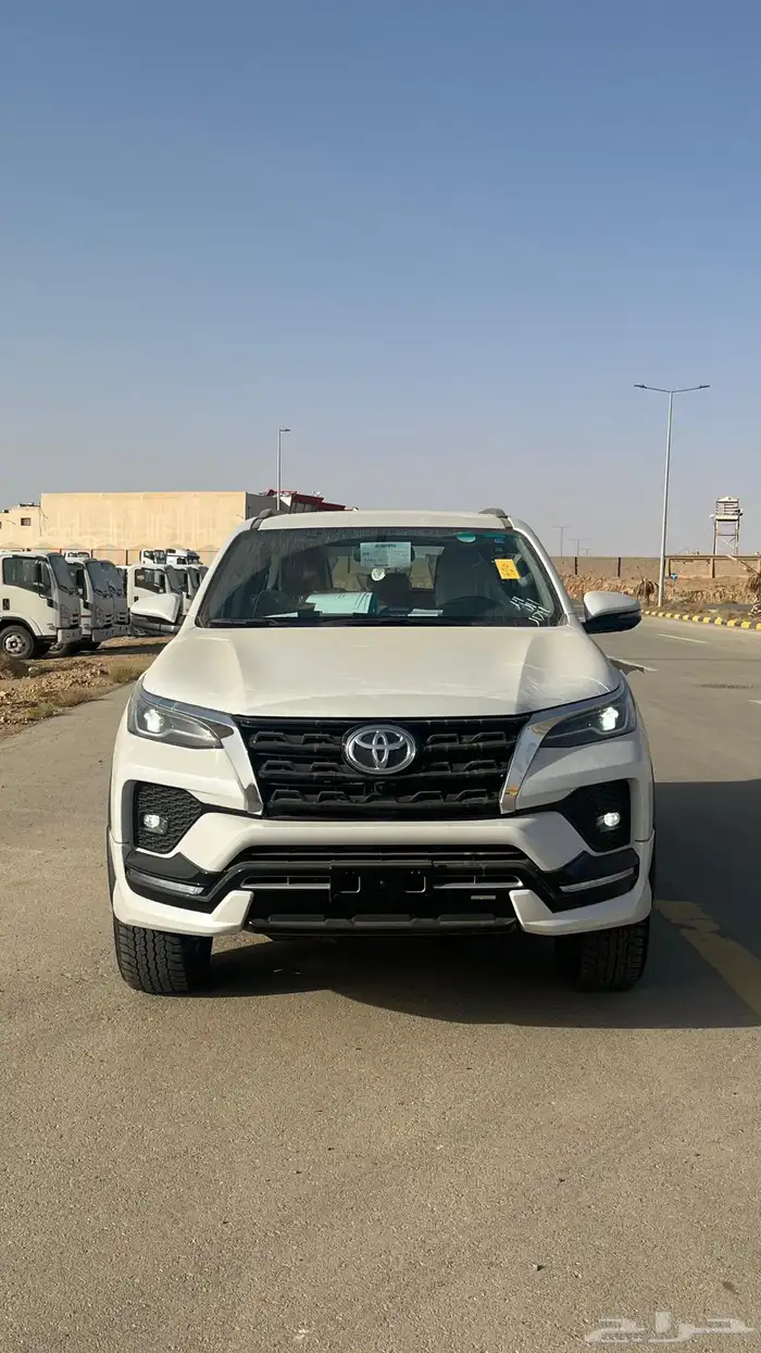 فورتشنر VX3 بنزين 2025 للبيع كاش وأقساط باقل هامش ربح 4