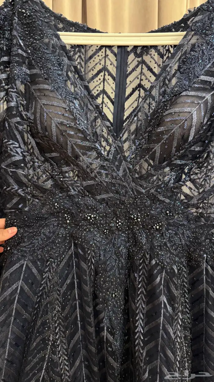 فساتين للبيع ( لبسه واحده فقط مدة 4 ساعات المقاسات 18-20 6