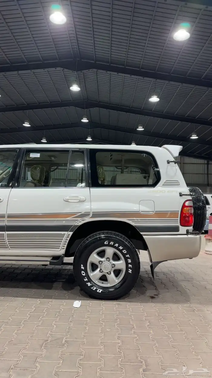 جيب تويوتا لاندكروزر جي أكس آر 2000 17