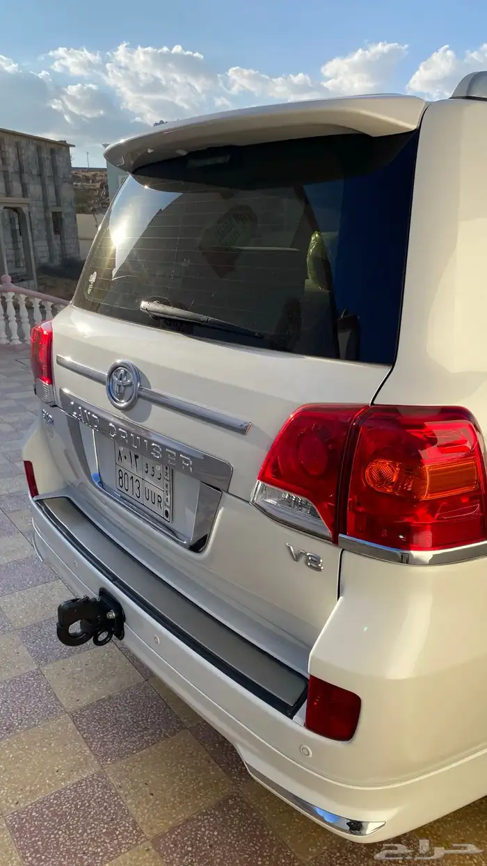 لاندكروزر 2014 فل كامل 8