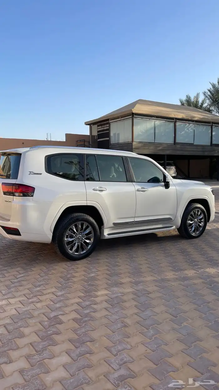 لاند كروزر L3 2022 9