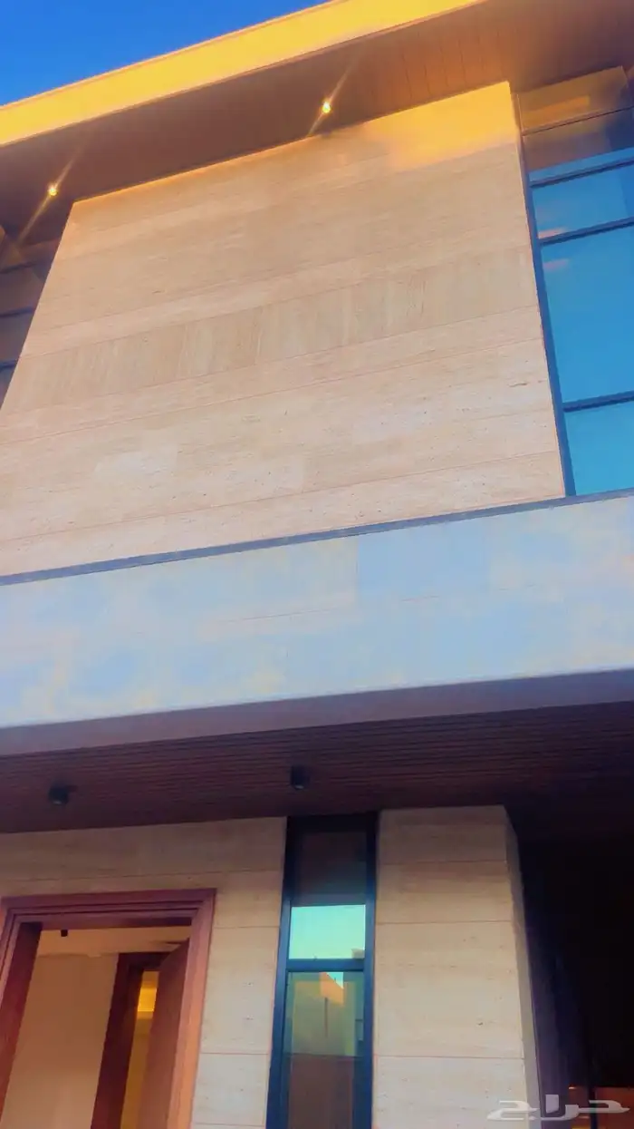 للبيع فلله في حي النهضه بالقرب من قصر الخليج 16