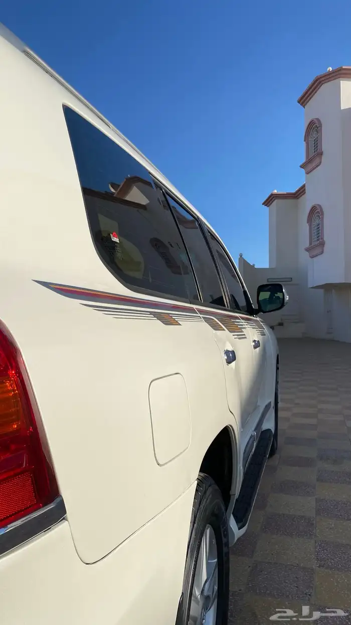 لاندكروزر 2014 فل كامل 16