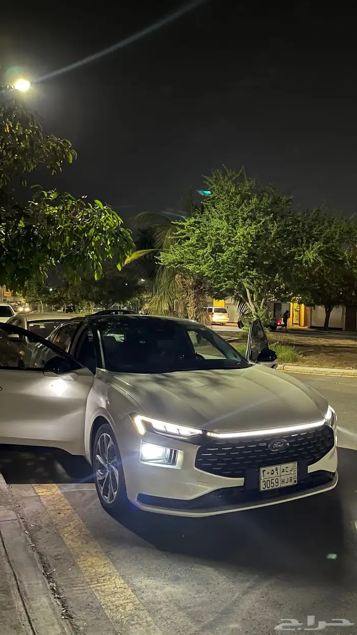 فورد تورس 2023 تيتانيوم فل كامل مستعجل 2