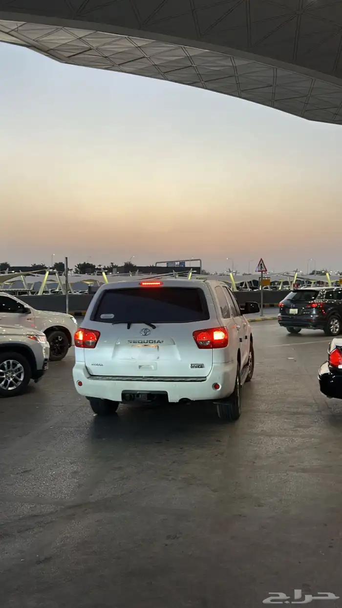 تويوتا - سكويا - 2010 - نظيف جدا 2