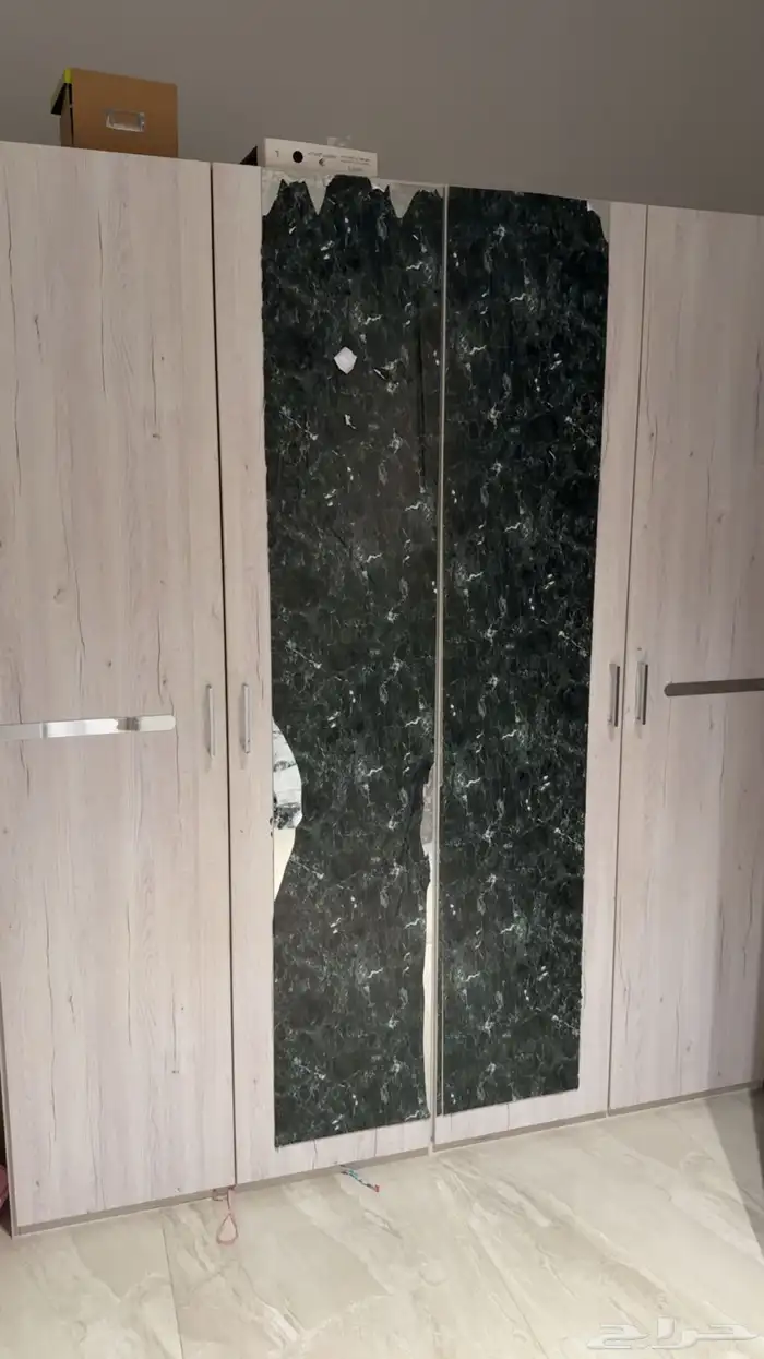 غرفه نوم كامله ومعها دولابين 3