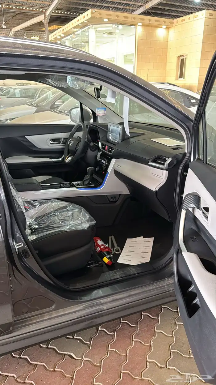 تويوتا فيلوز GLX بنزين 2025 8