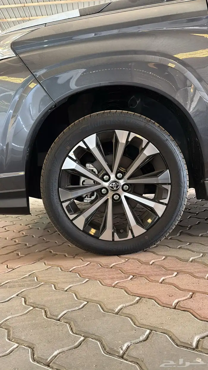 تويوتا فيلوز GLX بنزين 2025 4