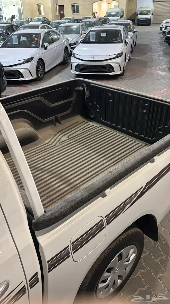 تويوتا هايلوكس فئة GL غمارتين ديزل 2025 10