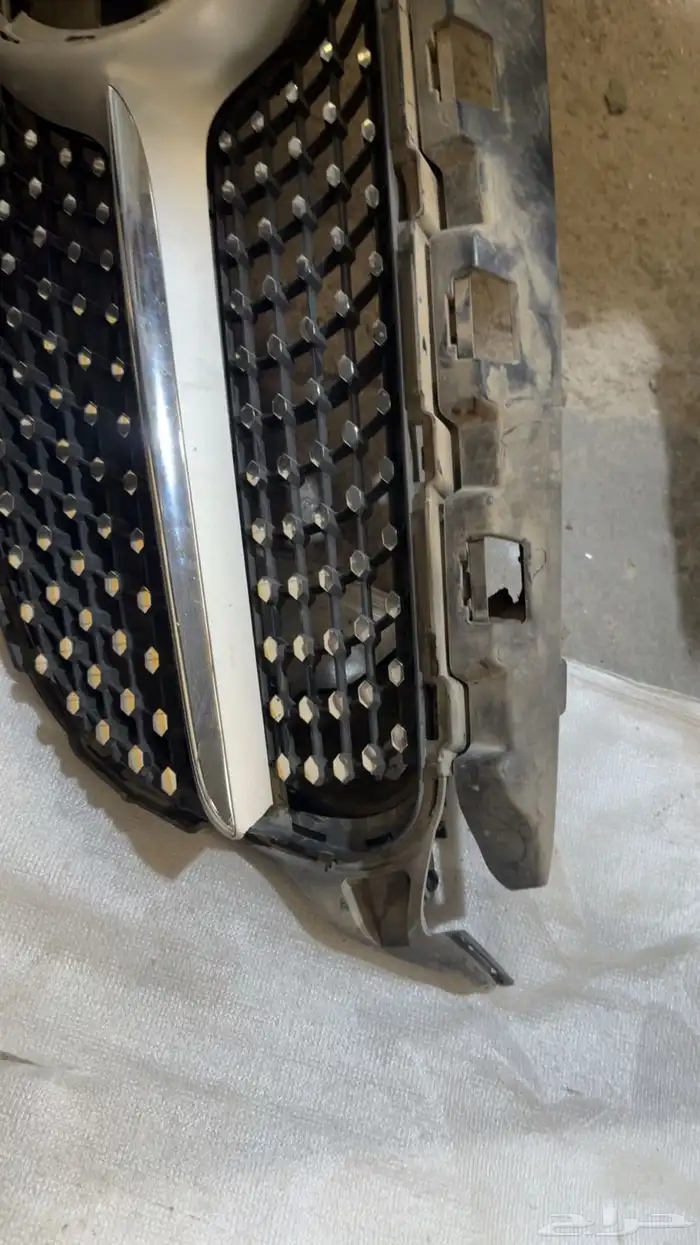 شبك صدام مرسيدس c 2020 للبيع 1