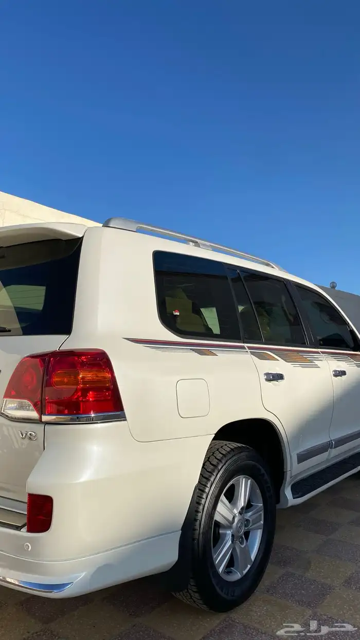 لاندكروزر 2014 فل كامل 15