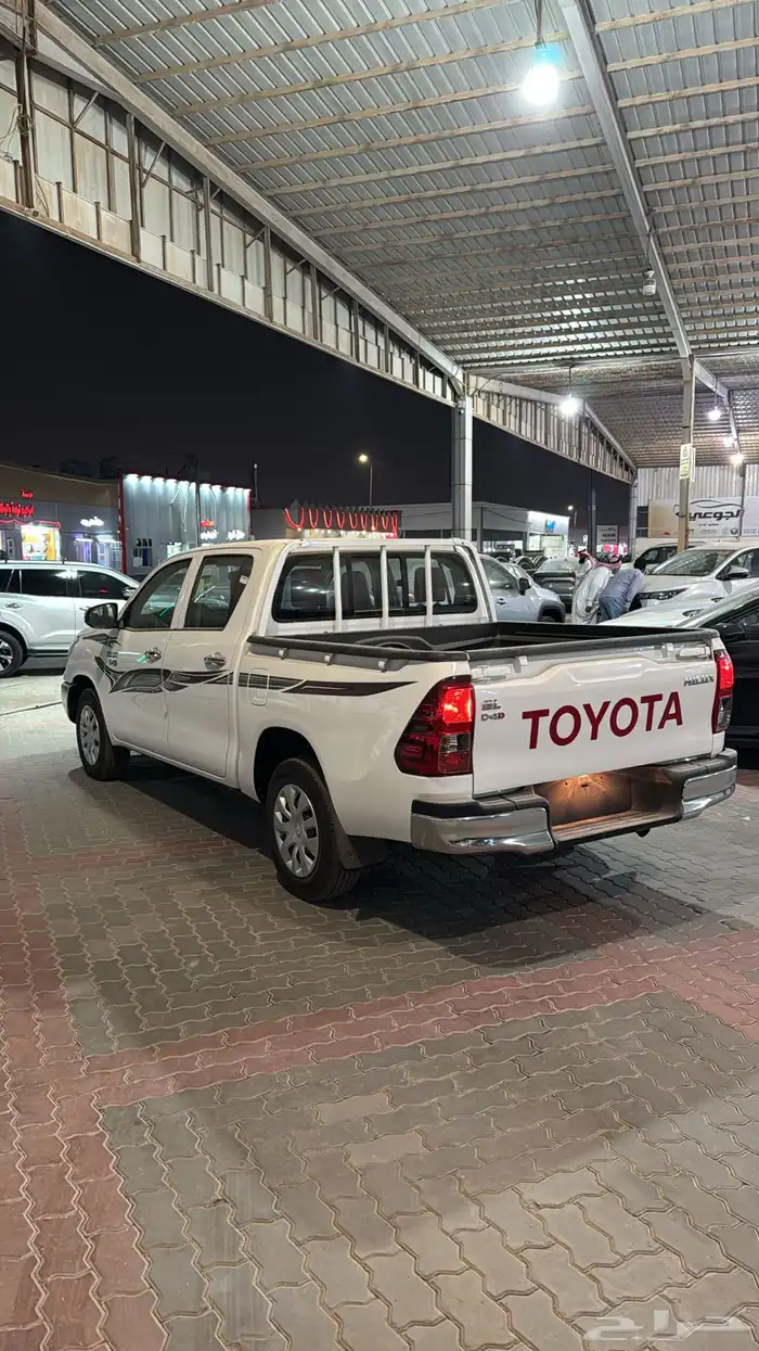 تويوتا هايلوكس فئة GL غمارتين ديزل 2025 3