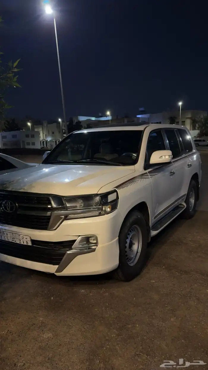 جيب لاندكروزر 2010 للبيع 1