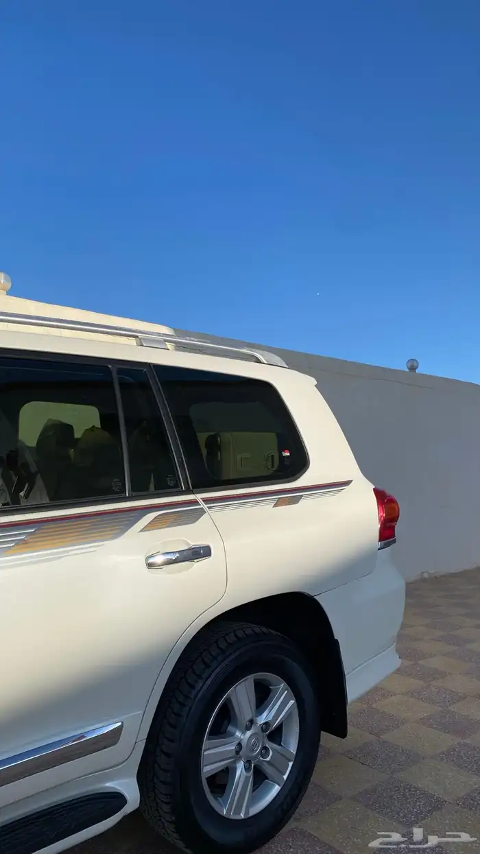 لاندكروزر 2014 فل كامل 5