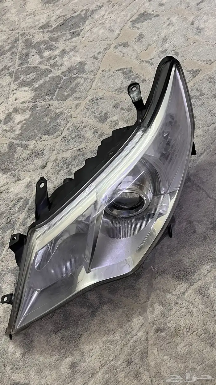 أنوار قدام حق سيارة كامري موديل 2012 إلى 2015 موقع الأحساء 1