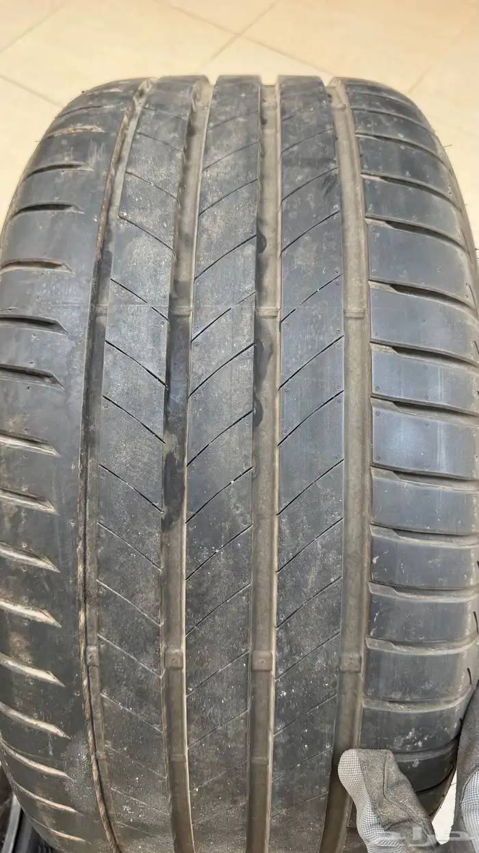 جنوط مرسيدس مع كفرات شبه جديده 4