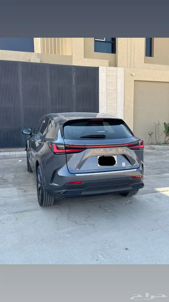 لكزس NX عبداللطيف جميل 350 1