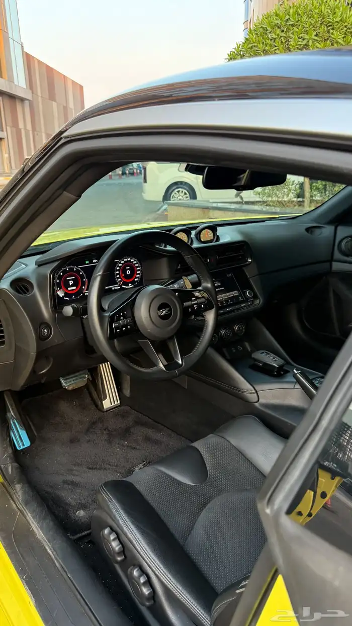 نيسان زد 2024 10