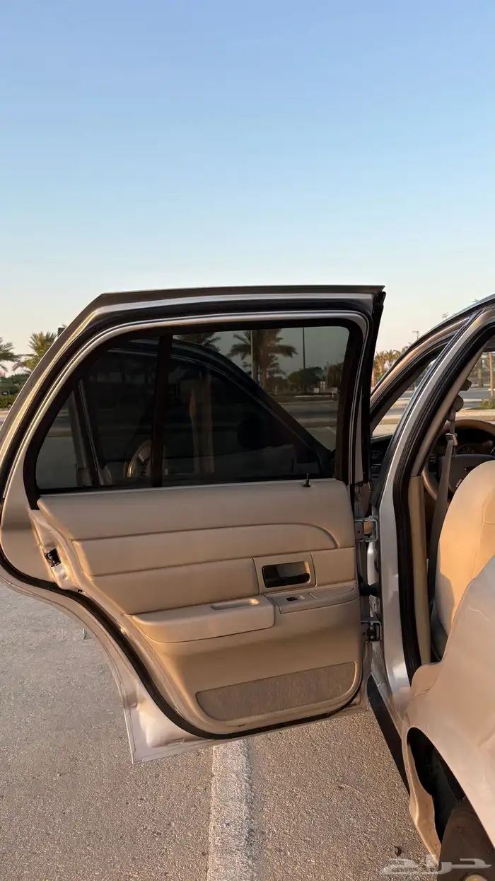 فورد فكتوريا 2011 للبيع 17