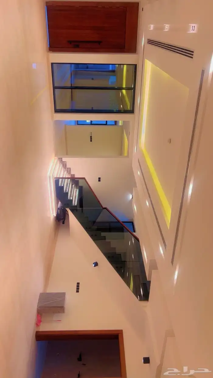 للبيع فلله في حي النهضه بالقرب من قصر الخليج 11