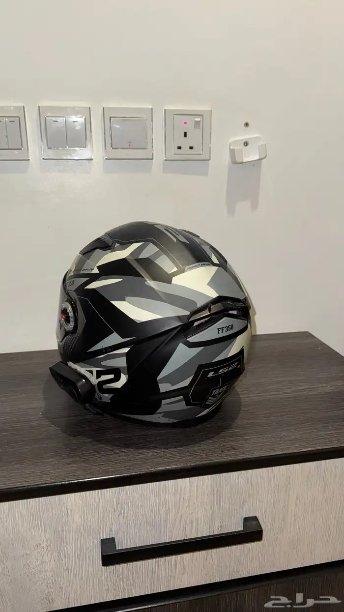 خوذه ( LS2 ) اصليه مقاس XL 4
