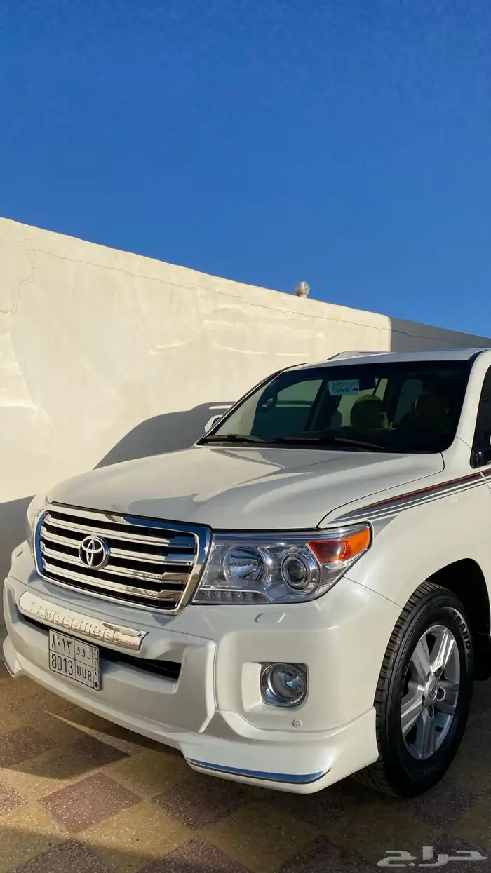 لاندكروزر 2014 فل كامل 1