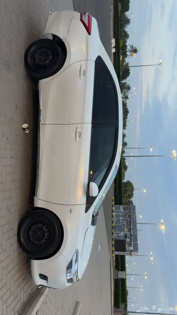 سيارة يارس 2015 بيع كامل 3