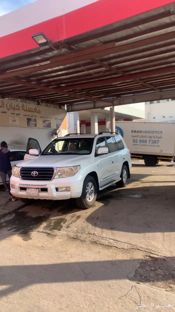 لاندكروزر 2011 فل كامل بس مافي فتحه تشغيل ذكي بصمه ثلاجه 0