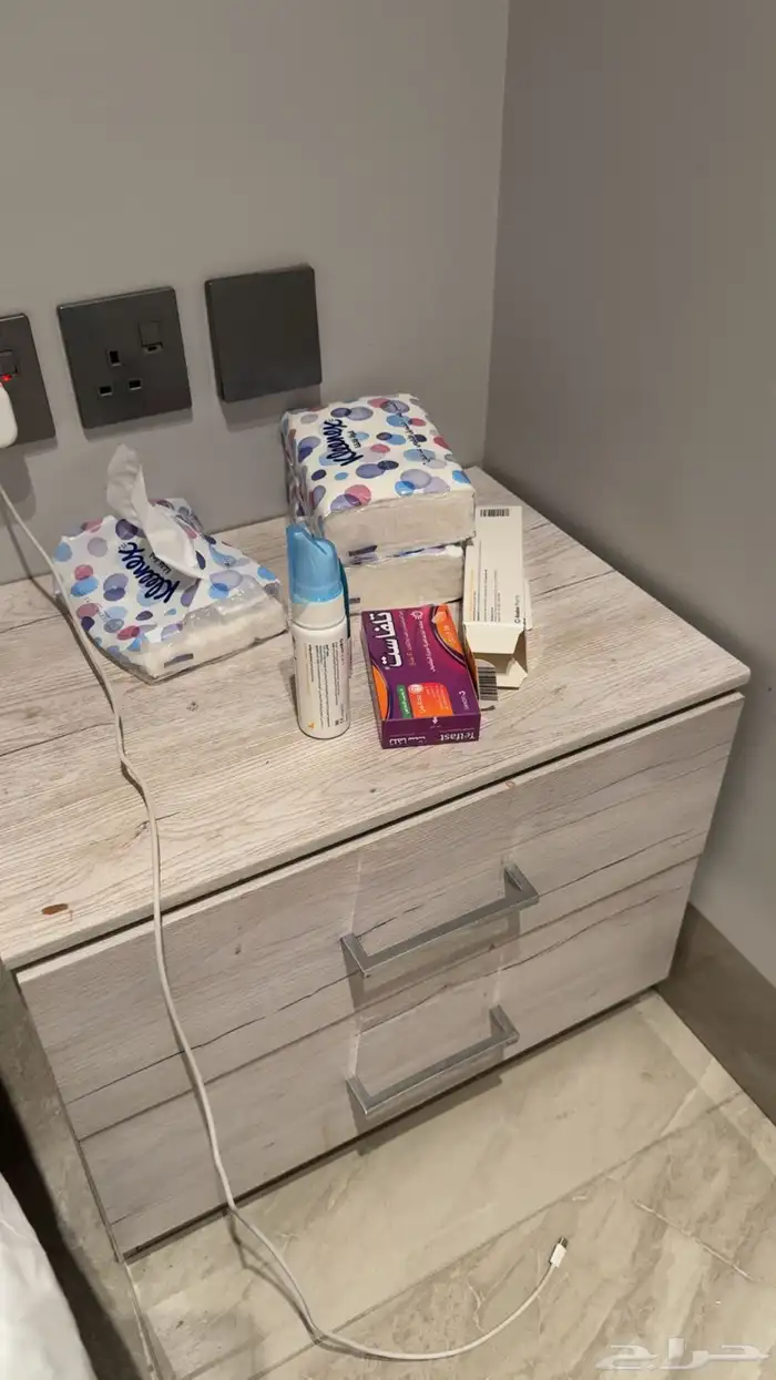 غرفه نوم كامله ومعها دولابين 1