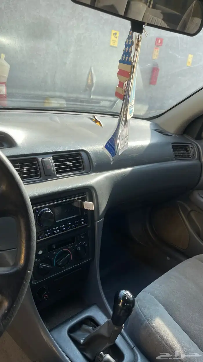 كامري 98 عليها لوحة مميزه 10