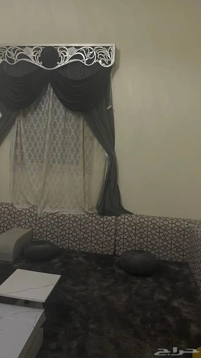 بيع تكايات وستاير وطاولات 0