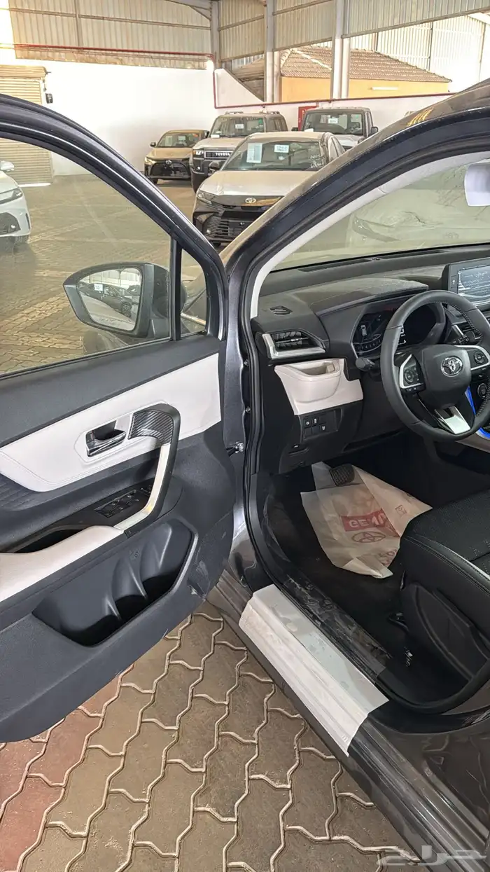 تويوتا فيلوز GLX بنزين 2025 6