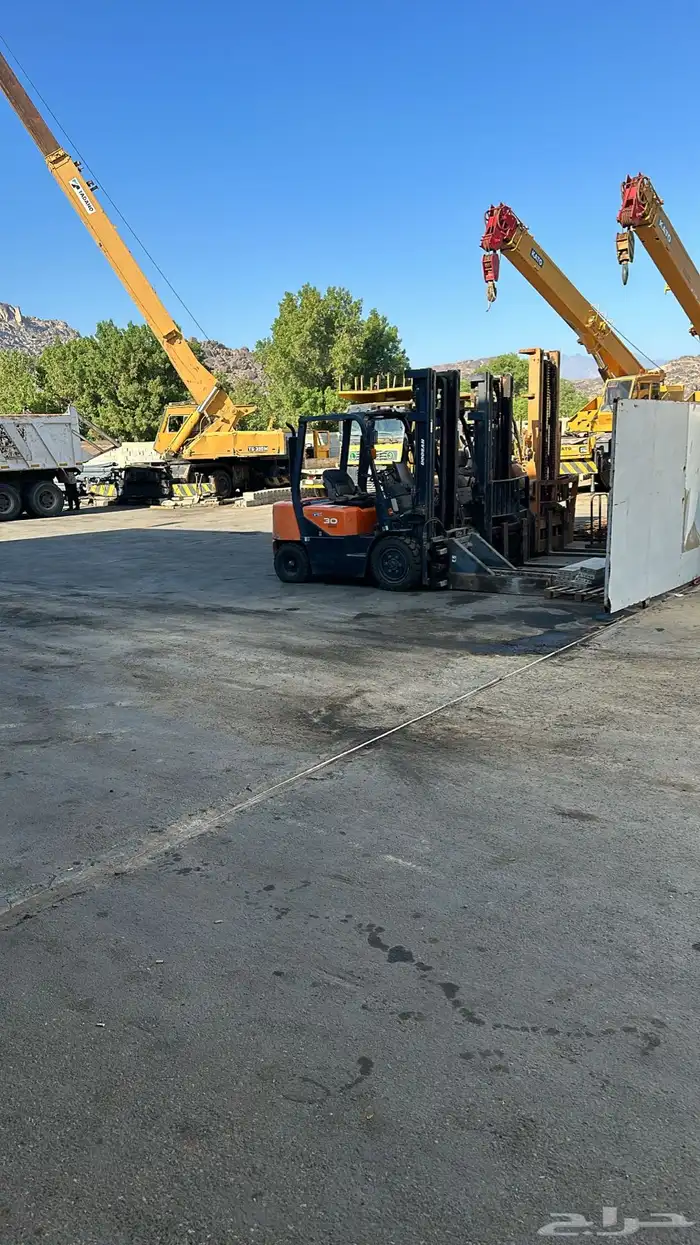 رافعات شوكيه احجام مختلفه 7 طن و4 طن و3 طن للبيع او الايجار 1