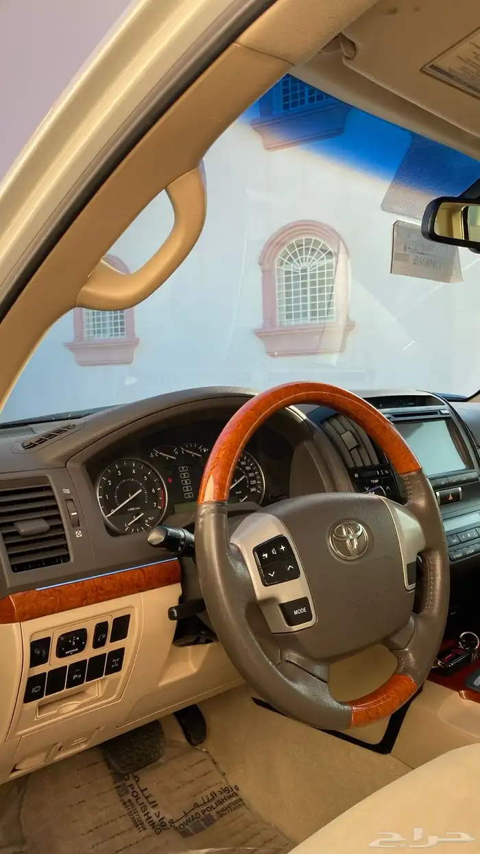 لاندكروزر 2014 فل كامل 33