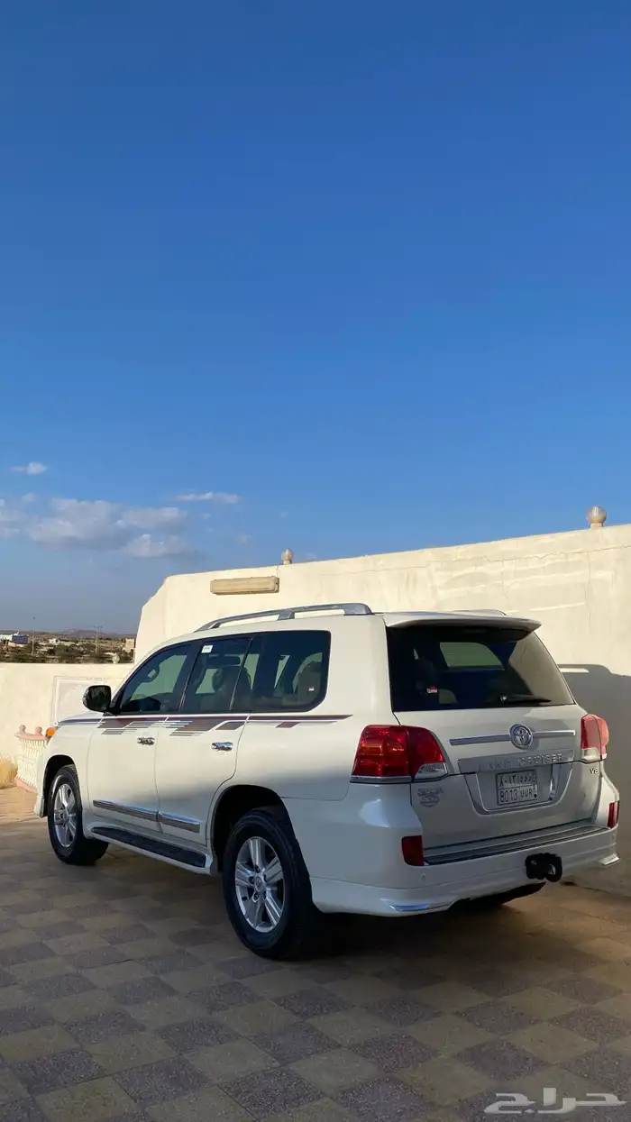 لاندكروزر 2014 فل كامل 6