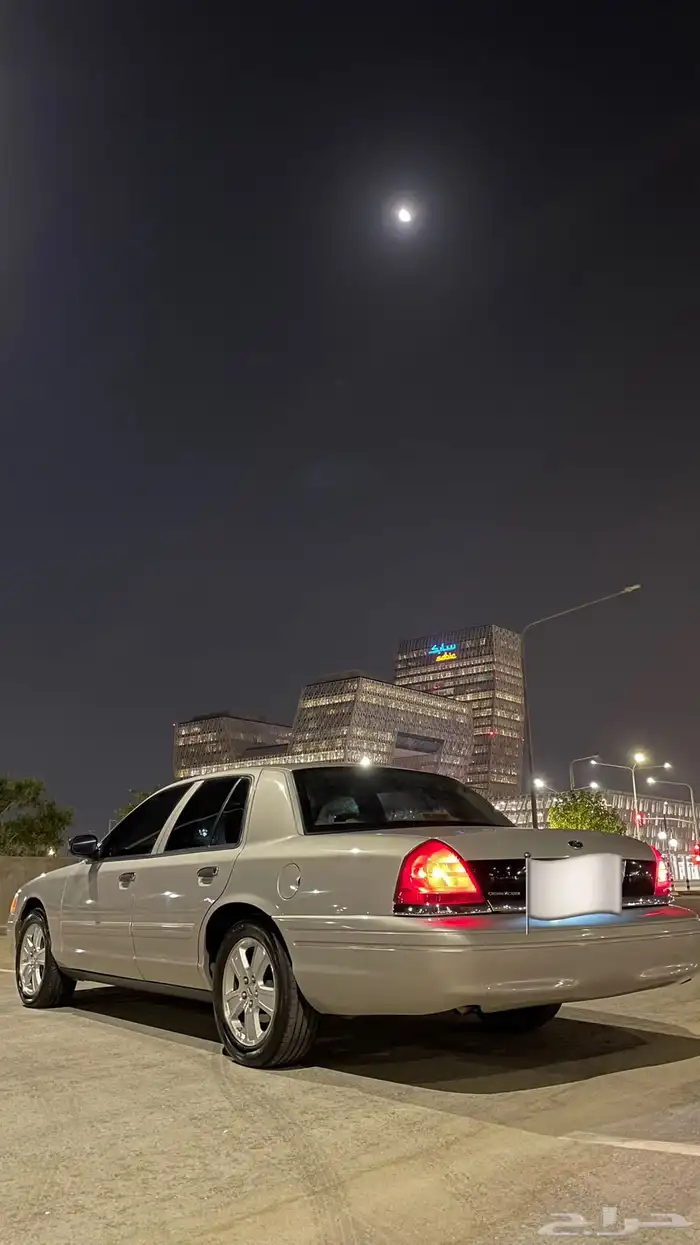 فورد فكتوريا 2011 للبيع 8