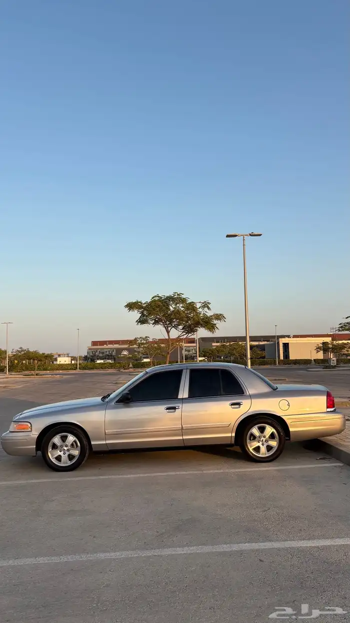 فورد فكتوريا 2011 للبيع 2